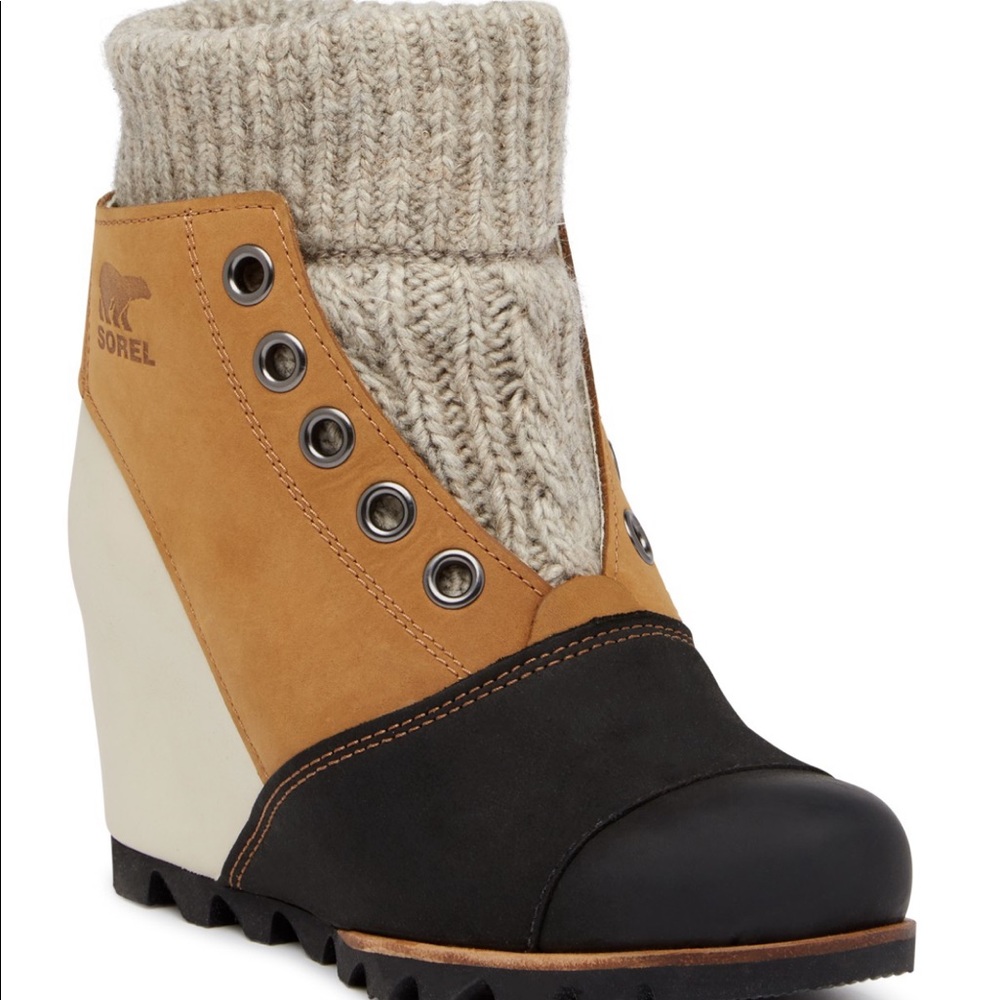 ISO Sorel Lea Joanie Sweater Boot